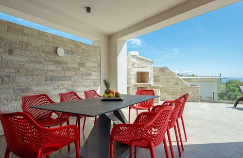 Krnica Villa | Stunning private villa for 7 people with private pool, A/C, WIFI, TV, terrace and pets allowed