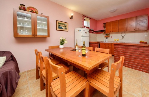 Racisce House | Stunning private villa for 8 guests with WIFI, A/C, TV and terrace