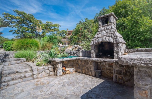 Zurkovo Villa | Stunning private villa for 8 people with WIFI, private pool, A/C, TV, terrace and pets allowed