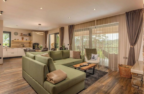 Fuzine Villa | Stunning private villa for 10 guests with WIFI, hot tub, private pool, TV, patio and pets allowed
