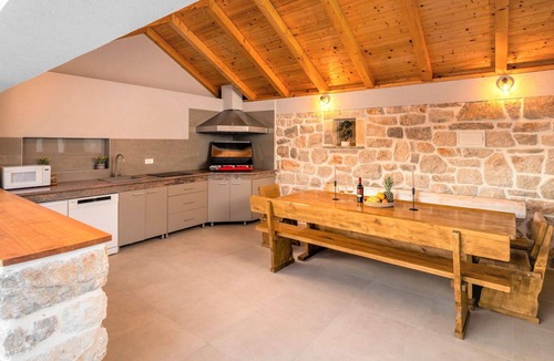 Primosten House | Stunning private villa for 8 people with private pool, A/C, WIFI, TV, terrace and pets allowed