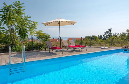 Mihotici House | Stunning private villa with private pool, A/C, WIFI, hot tub, TV, terrace and pets allowed