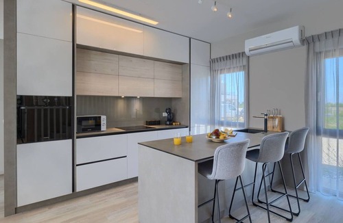 Brtonigla Villa | Stunning private villa with private pool, hot tub, A/C, WIFI, TV, terrace and pets allowed