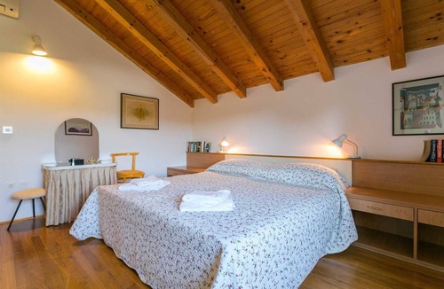 Mlini Villa | Stunning Red Cottage with pool