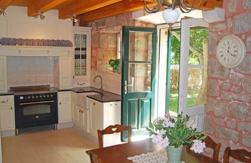 Mali Ston House | Stunning Stone 3 Bed Villa in Historic Mali Ston with Large Private Pool