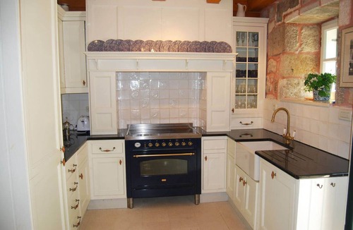 Mali Ston House | Stunning Stone 3 Bedroom Villa in Historic Mali Ston with Large Private Pool