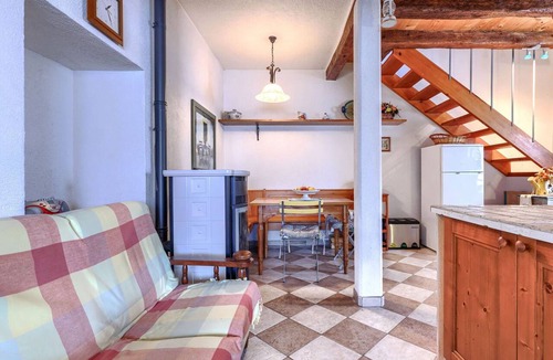 Vardica House | Stunning villa for 3 people with WIFI, A/C, terrace and panoramic view