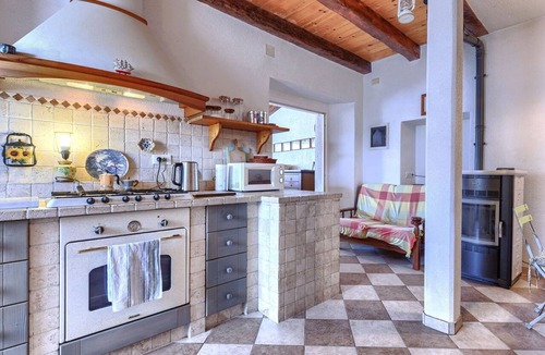 Vardica House | Stunning villa for 3 people with WIFI, A/C, terrace and panoramic view