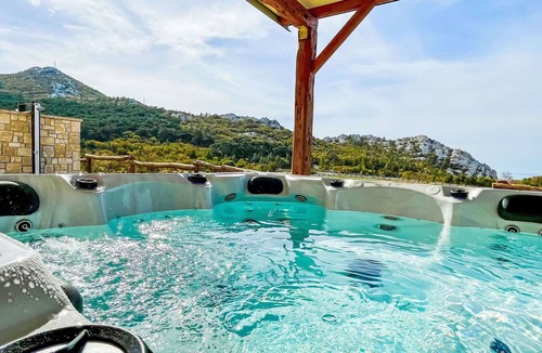Karlobag House | Stunning villa for 4 guests with A/C, WIFI, terrace and pets allowed