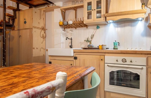 Cres House | Stunning villa for 4 people with A/C, WIFI and balcony