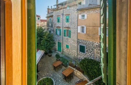 Sibenik Old Town House | Stunning villa for 5 guests with WIFI, A/C, TV and terrace
