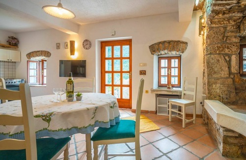 Sucici House | Stunning villa for 6 people with WIFI, A/C, TV, terrace and panoramic view
