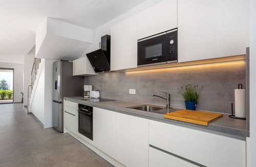 Bogovici House | Stunning villa for 6 people with private pool, A/C, WIFI, TV and terrace