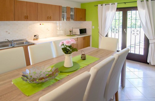 Buici House | Stunning villa for 6 people with WIFI, private pool, A/C, TV, terrace and pets allowed