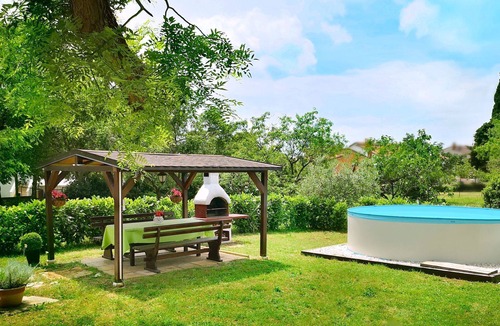 Buici House | Stunning villa for 6 people with WIFI, private pool, A/C, TV, terrace and pets allowed