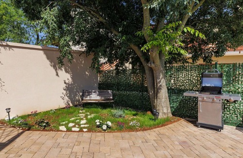 Radini House | Stunning villa for 8 guests with WIFI, private pool, A/C, TV, terrace and pets allowed