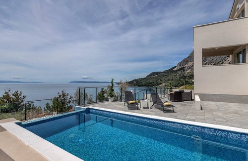 Drasnice Villa | Stunning Villa in Drašnice with Private Pool