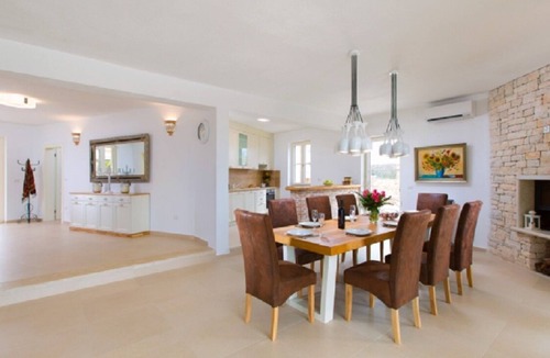 Labinci Villa | Stunning villa that can accommodate up to 12 people, located near the ocean, with 6 bedrooms