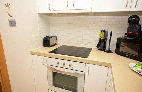 Al Raha Beach Apartment | Stylish 1BR Retreat - Al Muneera Stay