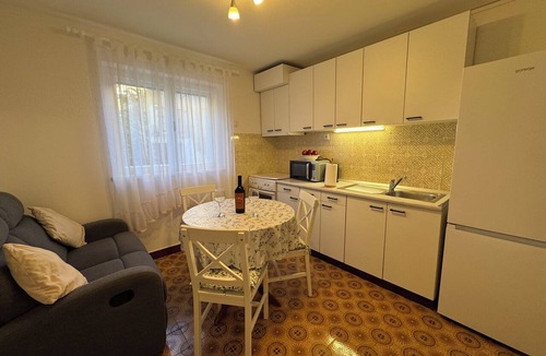 Vranjic Apartment | Stylish Apartment for 2 Free Wi-Fi