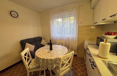 Vranjic Apartment | Stylish Apartment for 2 Free Wi-Fi