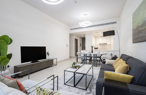Al Safa Apartment | Stylish & Newly Furnished 2-Bedroom Apartment with Maid’s Room – Canal Front 5