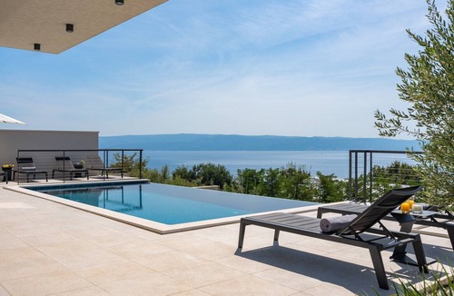 Podstrana Villa | Stylish Villa Olea with heated pool and panoramic sea views
