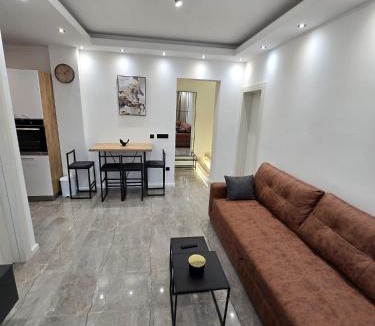 Canton 10 Apartment | Suite M
