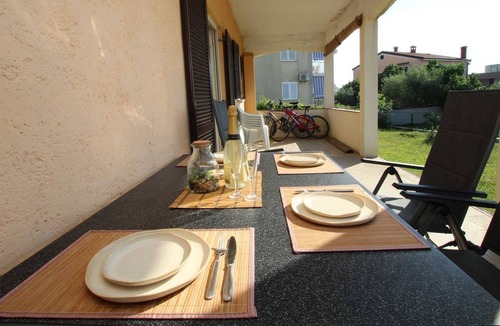 Gulici Villa | Summer house Ana for family of 4 to 8 persons, with 2 sleeping rooms, 2 extra beds and sofa bed