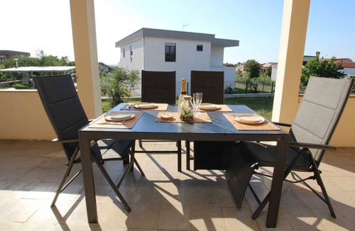 Gulici Villa | Summer house Ana for family of 4 to 8 persons, with 2 sleeping rooms, 2 extra beds and sofa bed
