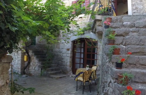 Pitve Villa | Summer is already beckoning! - book now to relax in charming Pitve by the sea!