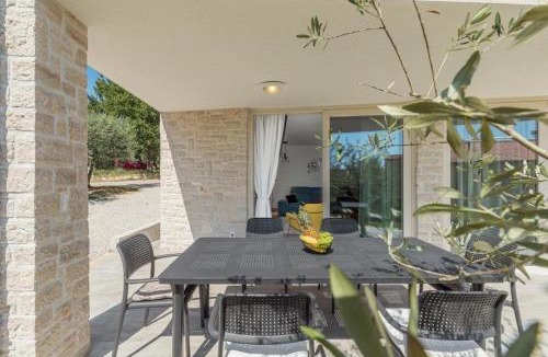 Gulici Villa | Sun FLOWER