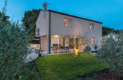Gulici Villa | Sun FLOWER