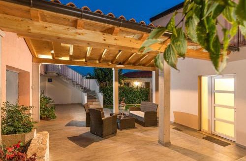 Gulici Villa | Sun FLOWER