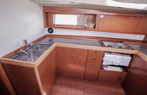 Kastel Gomilica Boat Rental | Sun-Kissed Sailing Adventure in Split, Croatia