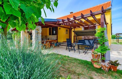 Zemunik Donji House | Sunny house