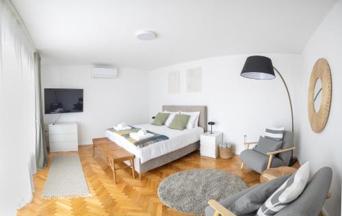 Murine Apartment | Sunny Line Premium Apartments with Pool