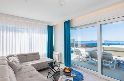 Veliko Brdo Villa | Sunny Lux Villa 1 in Makarska by Villas Guide