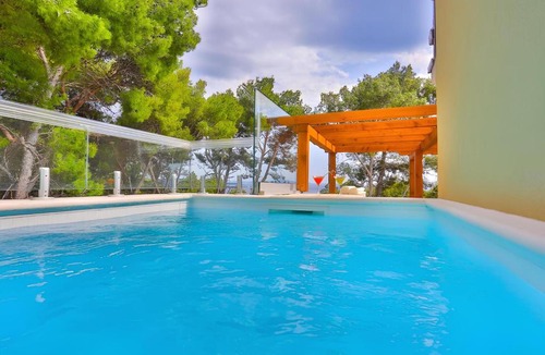 Ivan Dolac Apartment | Sunset Luxury Beach Apartment - Private Pool