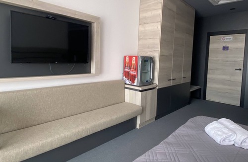 Banovo brdo Hotel | Super Seven Inn
