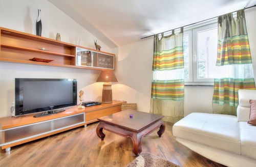 Katoro Apartment | SUZY house with apartments / Suzy1 APARTMENT