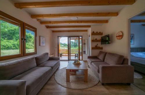 Visoko House | Sweet Home Visoko FREE PARKING, AC, RENT A CAR