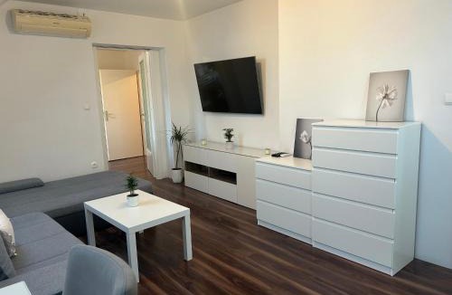 Vrhnika Apartment | Tara's apartment