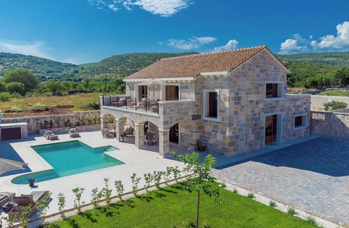 Businci Villa | Tennis, Football, Playground, Pool & Spa - James Bond Mansion
