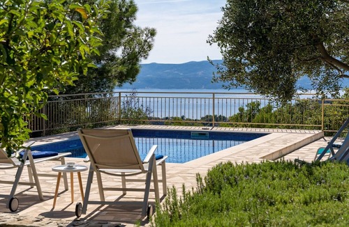Omis Villa | The Captain's House 6 km from a sandy beach with heated pool and sea views