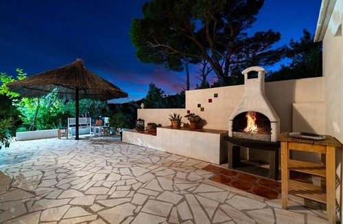 Omis Villa | The Captain's House 6 km from a sandy beach with heated pool and sea views