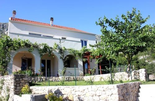 Rozat Apartment | The Fig House