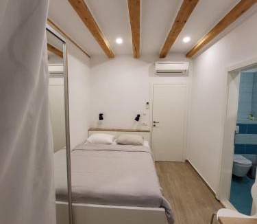 Komiza Bed & Breakfast | The Little Gem