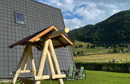 Zarnesti Ski Chalet | The Peak - Cozy 1-bedroom chalet in delightful Zărnești