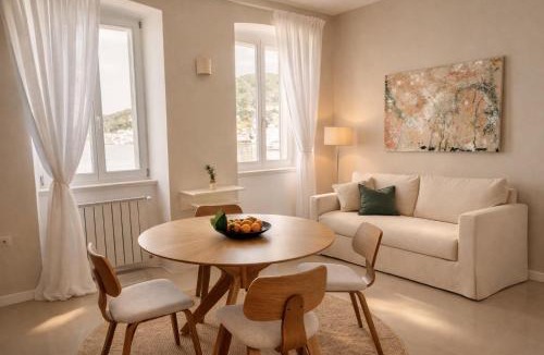 Vis Apartment | The Wave Seafront Apartment Vis